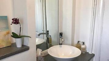 Shower, towels