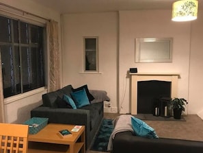 House | Living room - Chic Holiday Home in Manchester near Sheen Gardens (Cheadle)