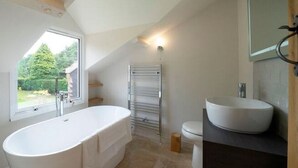 Bathroom - Lundgarth The Old Brickworks, Luxury Holiday Cottage in Lund Village nr Beverley (Driffield)