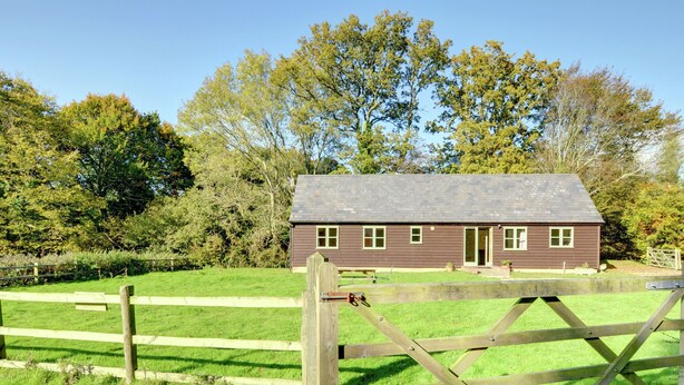 Property grounds - Spacious Holiday Home in Rolvenden With Garden (Cranbrook)