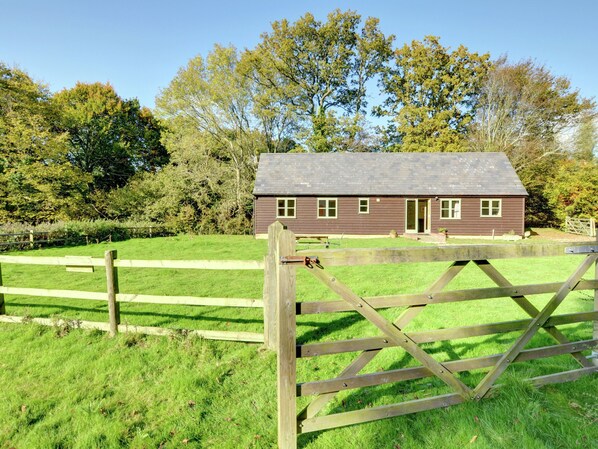 Property grounds - Spacious Holiday Home in Rolvenden With Garden (Cranbrook)