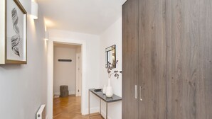 Reception - Graceful Apartment in London (London)