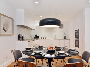 Dining - Graceful Apartment in London (London)