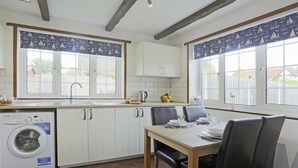 Unclassified image, 5 of 10, button - Beautiful Holiday Home in Felixstowe Near Beach (Felixstowe)