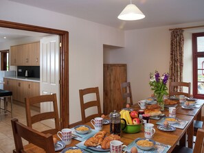 Dining - Modern Holiday Home in Llandovery With Jacuzzi (Llandovery)