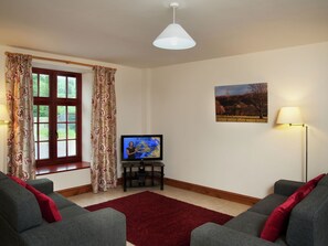 Living room - Modern Holiday Home With Jacuzzi Surrounded by the Welsh Nature (Llandovery)