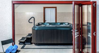 Modern Holiday Home With Jacuzzi Surrounded by the Welsh Nature