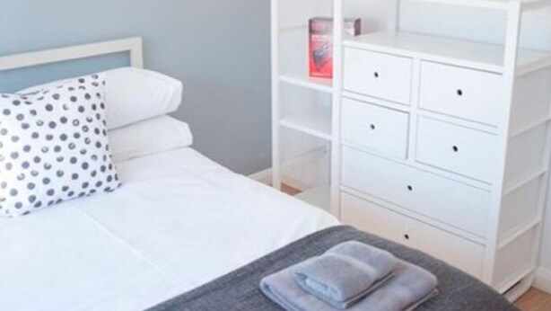 House | Room amenity - Plush Holiday Home in Gloucester near Museum & Cathedral (Gloucester)