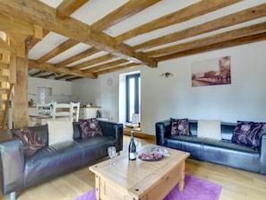 Exterior - Beautifully Converted Barn in Bilsington, Lots of Wooden Details (Ashford)