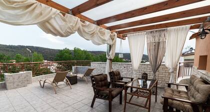 Plush Villa in Pefka Thessalonik With Garden
