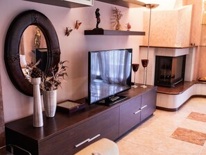 Exterior - Plush Villa in Pefka Thessalonik With Garden (Neapoli-Sykies)