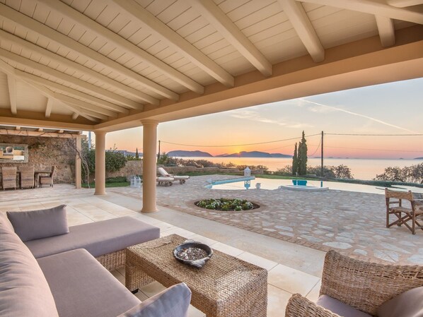 Villa | Pool | Indoor pool, outdoor pool - Beautiful Villa Near Sea in Peloponnese (Ermionida)