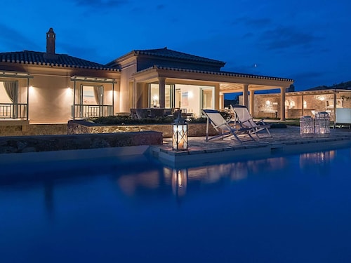 Luxurious Villa in Peloponnese With Pool