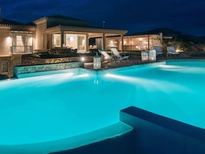 Villa | Pool