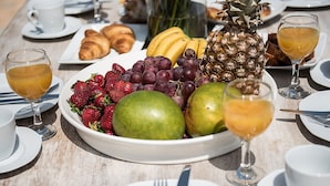 Villa | Dining