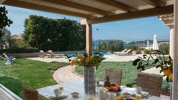 Villa | Pool | Indoor pool, outdoor pool