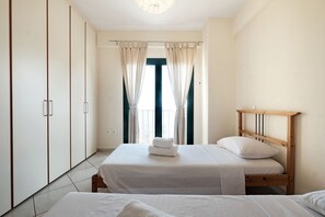 4 bedrooms, iron/ironing board, bed sheets - Outstanding Villas in Pera Melana near Kissakas Beach (South Kynouria)