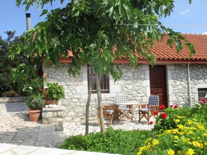 House | Exterior - Holiday Home With Garden in Leonidio (South Kynouria)