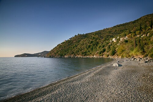 Serene Villa in Pera Melana near Sea