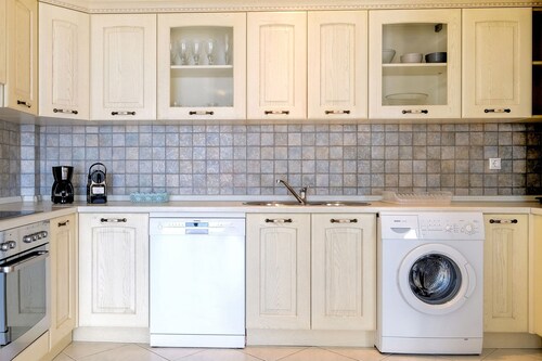 Serene Villa in Pera Melana near Sea