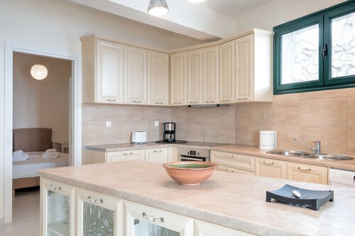 Spacious Villa near Sea in Pera Melana