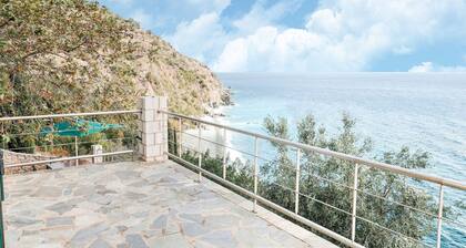 Spacious Villa near Sea in Pera Melana