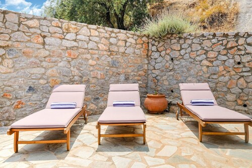 Spacious Villa near Sea in Pera Melana