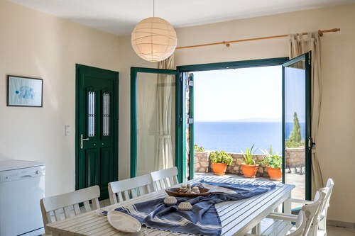 Spacious Villa near Sea in Pera Melana