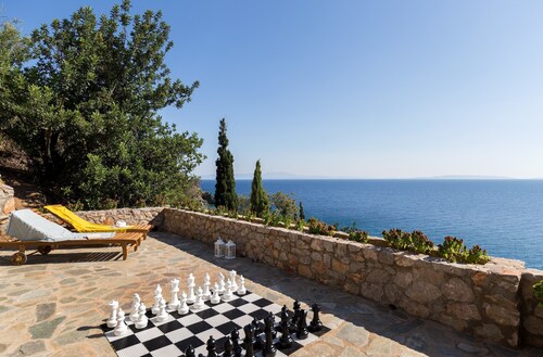 Spacious Villa near Sea in Pera Melana