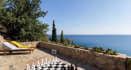 Spacious Villa near Sea in Pera Melana