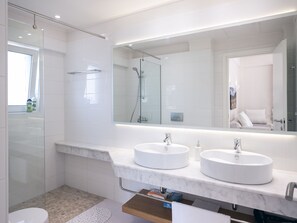 Villa | Bathroom | Shower, hair dryer, towels - Modern Villa in Peloponnese With Private Pool (Ilida)