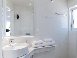 Villa | Bathroom | Shower, hair dryer, towels - Modern Villa in Peloponnese With Swimming Pool (Ilida)