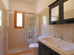 Villa | Bathroom | Bathtub, towels