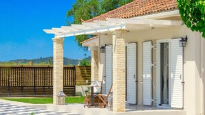 Exterior - Swanky Villa in Zante With Private Swimming Pool (Zakynthos)