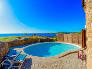 Villa | Pool - Boutique Villa in Zakynthos With Pool and Parasol (Zakynthos)