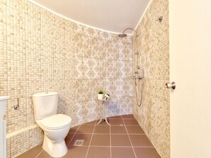 Villa | Bathroom - Boutique Villa in Zakynthos With Pool and Parasol (Zakynthos)
