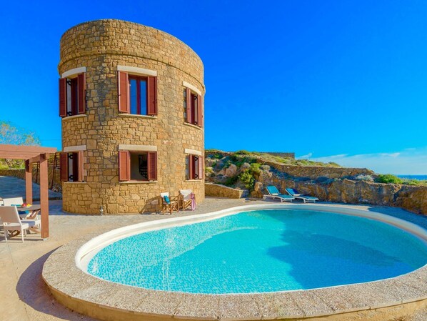 Exterior - Boutique Villa in Zakynthos With Pool and Parasol (Zakynthos)