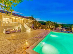 Exterior - Modern Villa in Tragaki With Pool and Parasol (Zakynthos)