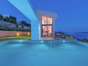 Villa | Piscine | Piscine intérieure, piscine extérieure
