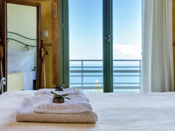 Villa | 4 bedrooms, individually furnished, iron/ironing board, bed sheets