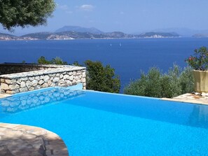 Outdoor pool - Superb 4-10 Pers Villa, Pool and With Phenomenal Views of the sea and Islands (Lefkada)