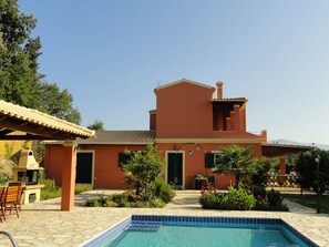 Exterior - Nice House With Pool Near 2 Lakes (Corfu)