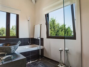 Badewanne, Haartrockner
