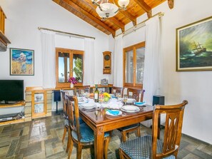 Dining - Villa in Heraklion With Private Pool & Beaches (Hersonissos)