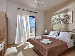 Apartment | 2 bedrooms, individually furnished, iron/ironing board, bed sheets