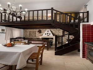 Villa | Dining