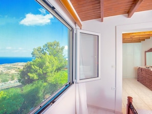 3 bedrooms, individually furnished, bed sheets - Beautiful Villa With Pool and Tennis Court at Agia Pelagia NW (Malevizi)