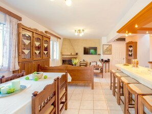 Dining - Beautiful Villa With Pool and Tennis Court at Agia Pelagia NW (Malevizi)