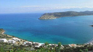 Exterior - Bright Apartment in Elounda Greece With Communal Pool (Agios Nikolaos)