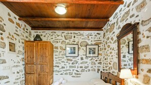 Unclassified image, 4 of 23, button - 18th Century Holiday Home in Crete With Terrace (Agios Nikolaos)